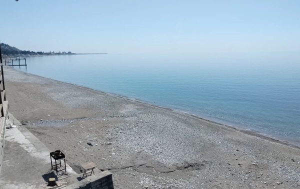 Пляж и море у комплекса «Гагрипш» в Гагре — фото 8